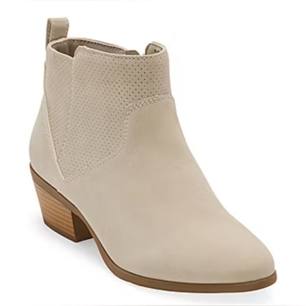 NWT Arizona Jean Co. Lambray stacked heel booties size 8.5